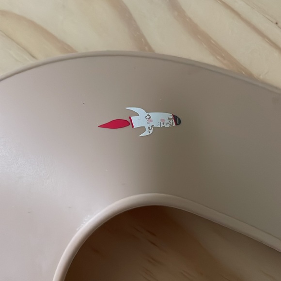 Mushie Silicone Bib - Rockets - Picture 3 of 6
